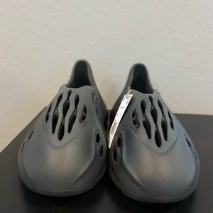 Yeezy Foam RNNR ‘Onyx’